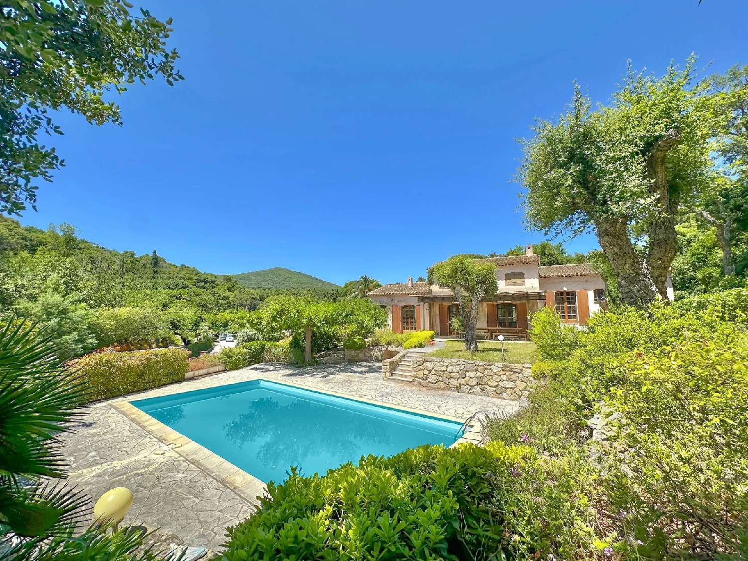  for sale villa Sainte-Maxime Var 1