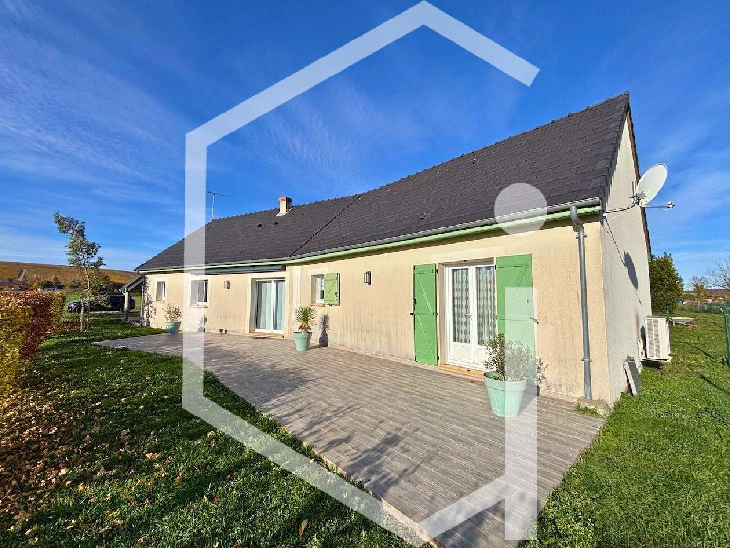  for sale villa Sancerre Cher 1