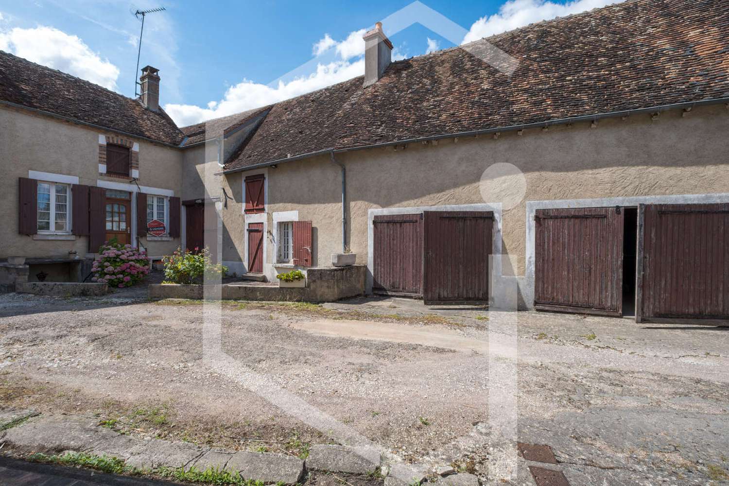  for sale villa Sancerre Cher 1