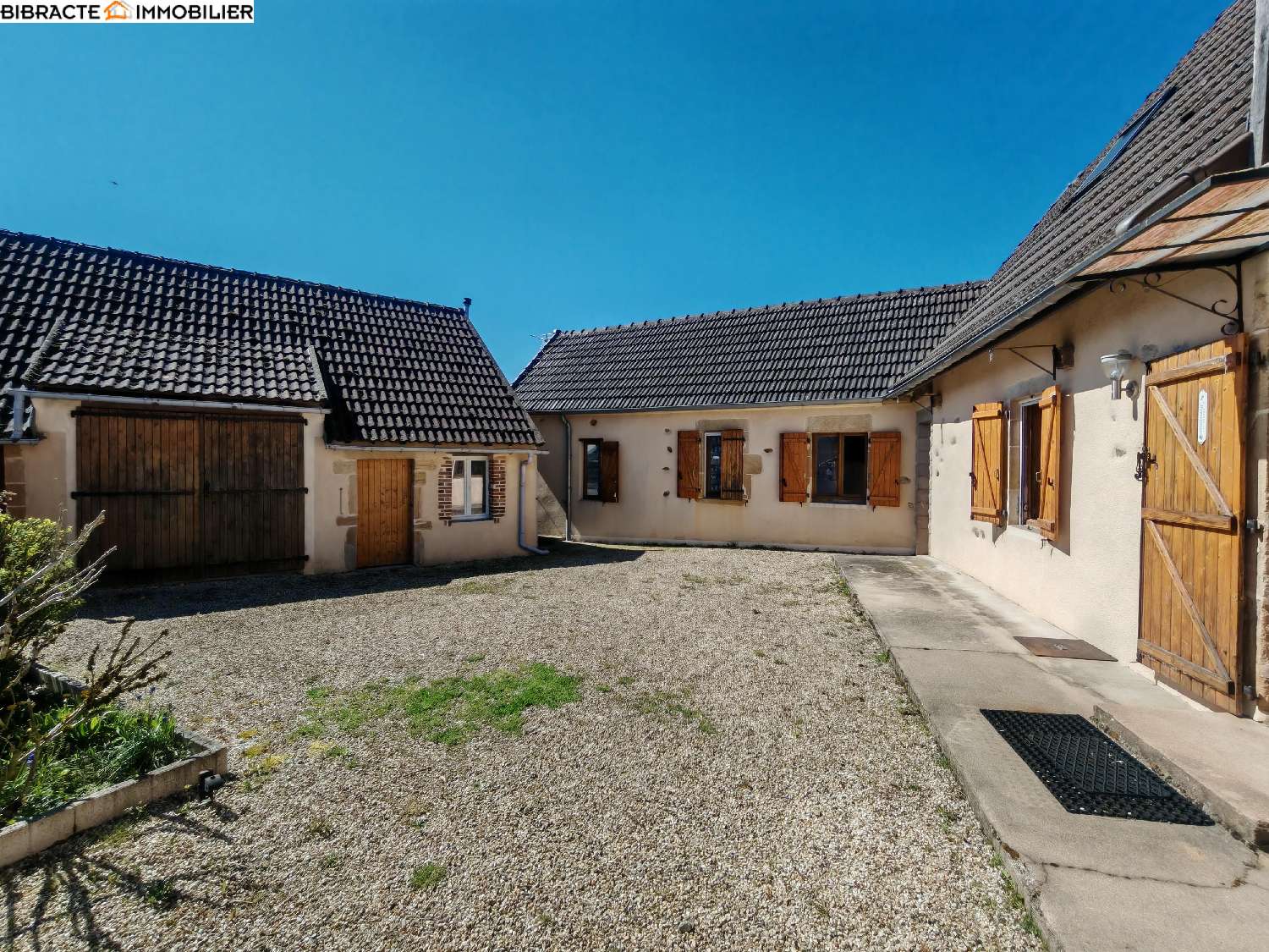  te koop villa Sémelay Nièvre 2