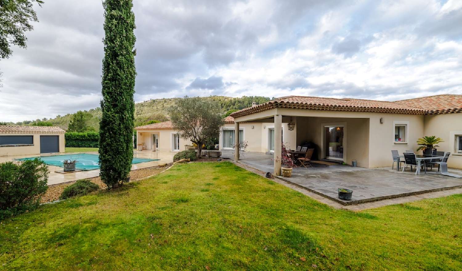 à vendre villa Simiane-Collongue Bouches-du-Rhône 1