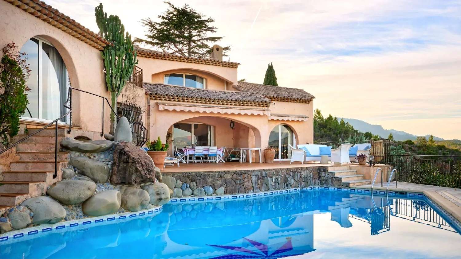  à vendre villa Théoule-sur-Mer Alpes-Maritimes 8