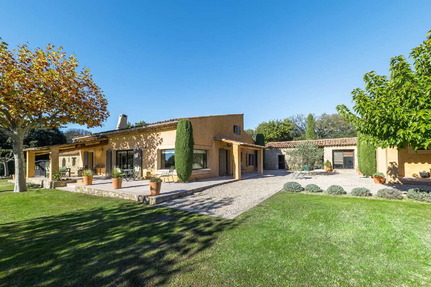 en venta villa Vaugines Vaucluse 2