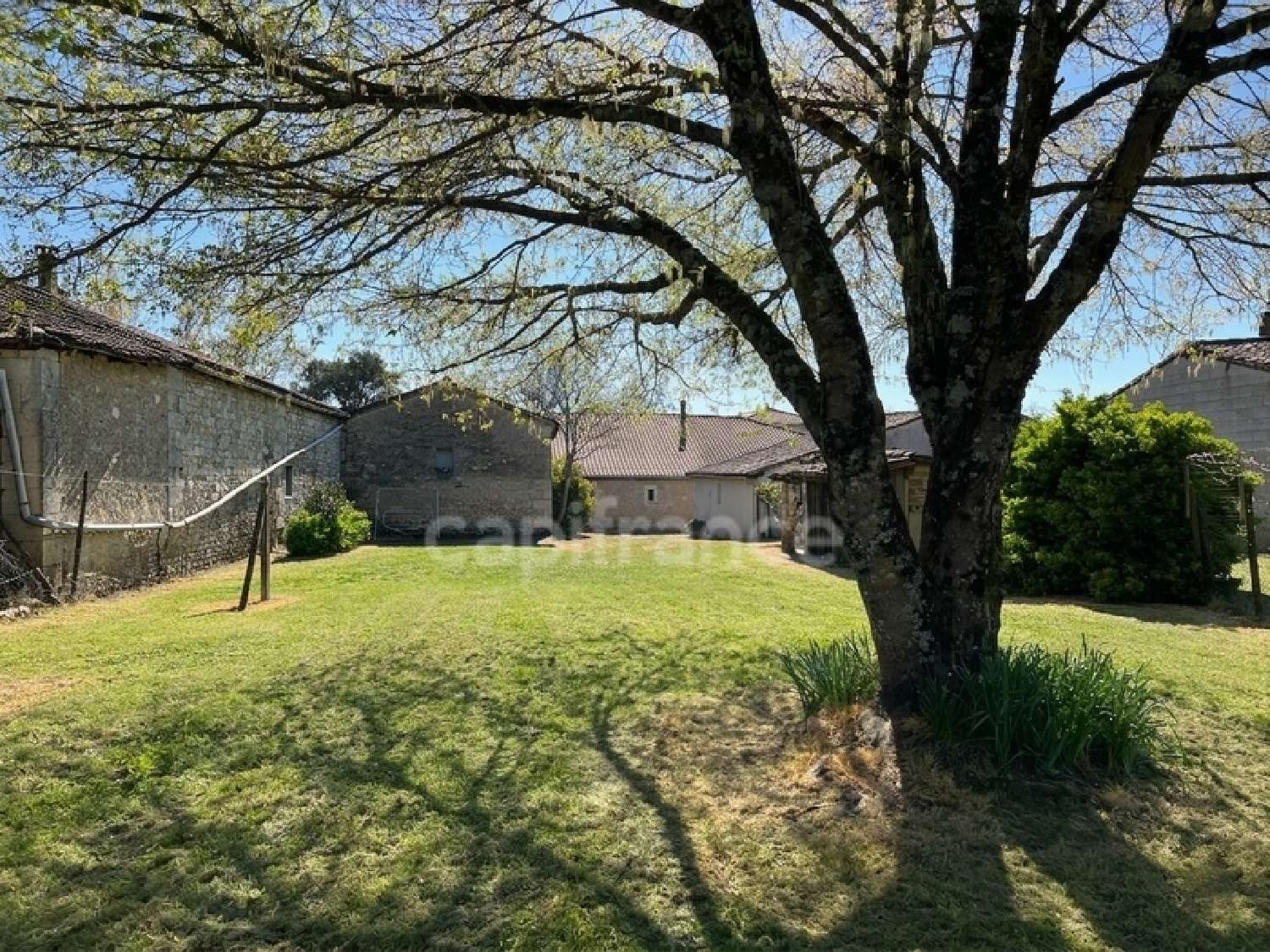  te koop dorpshuis Chepniers Charente-Maritime 2