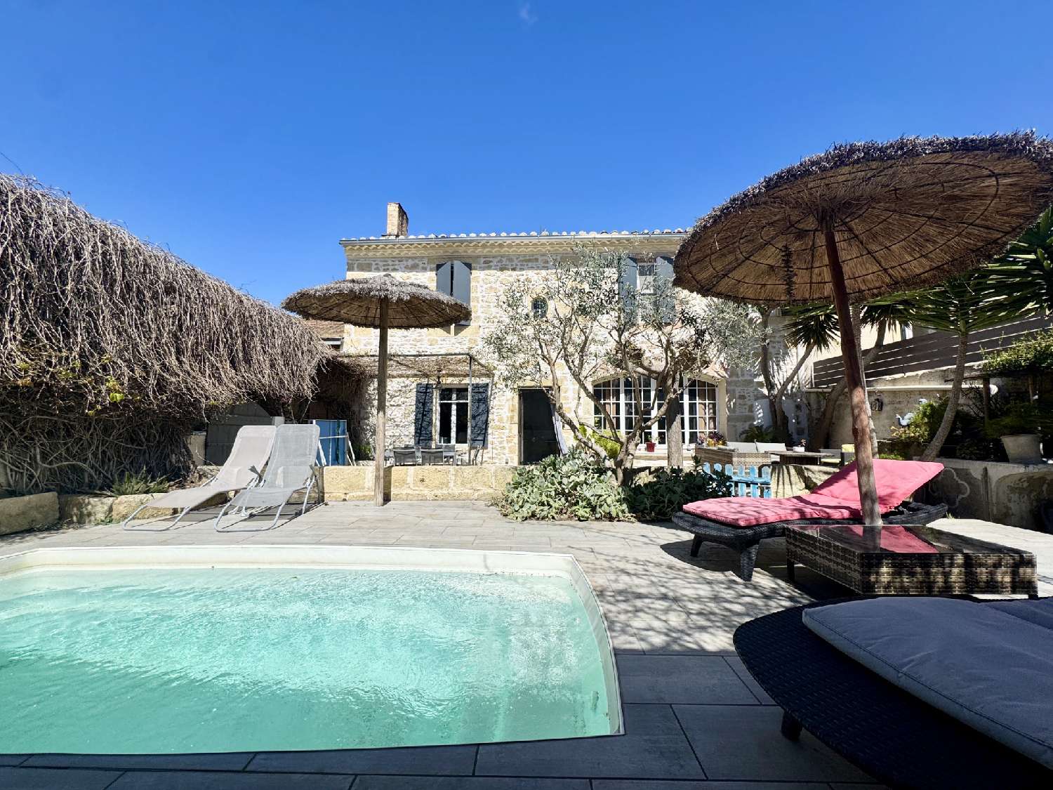  te koop dorpshuis Gallargues-le-Montueux Gard 1