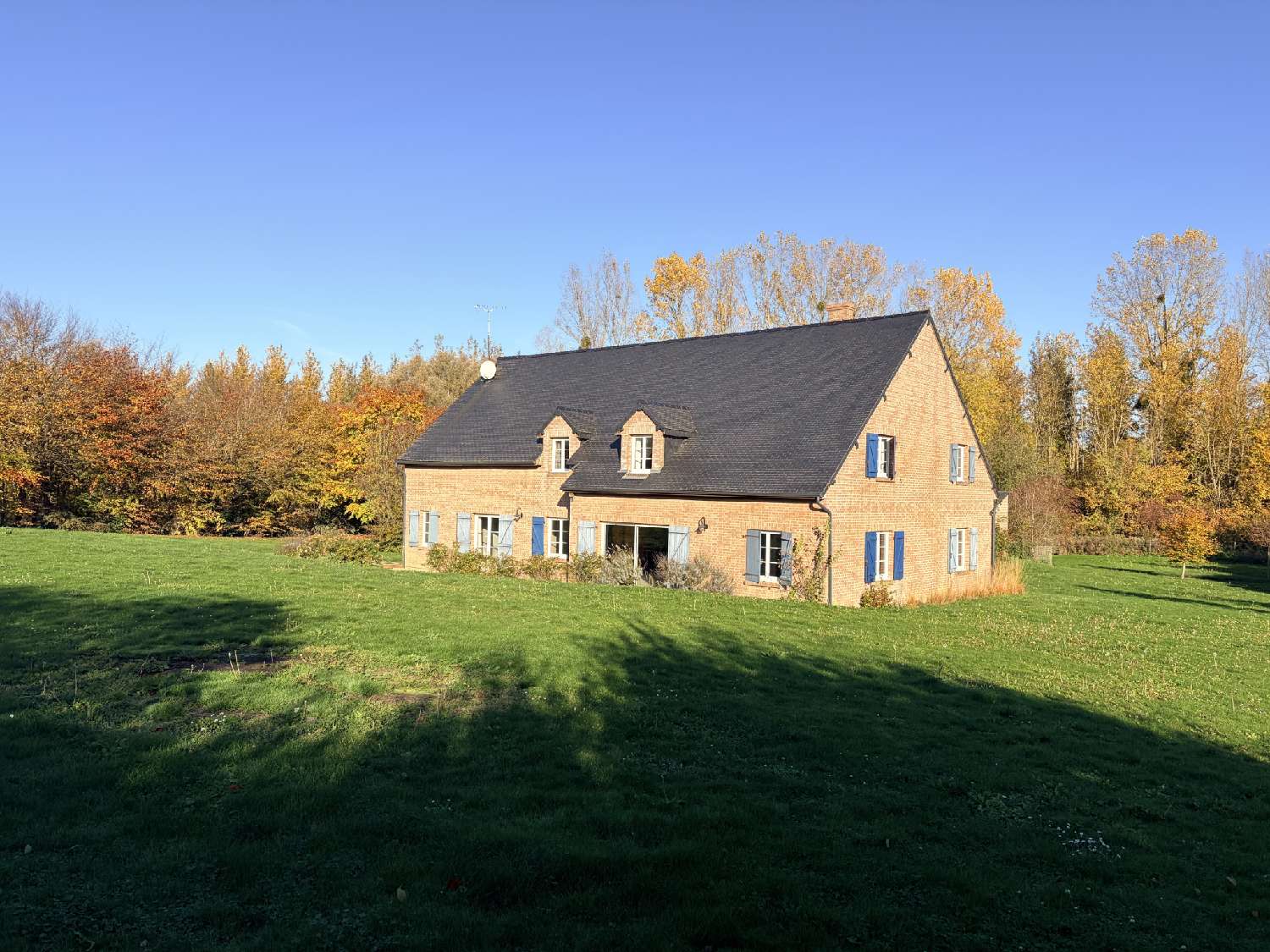  for sale village house Nouvion-et-Catillon Aisne 1