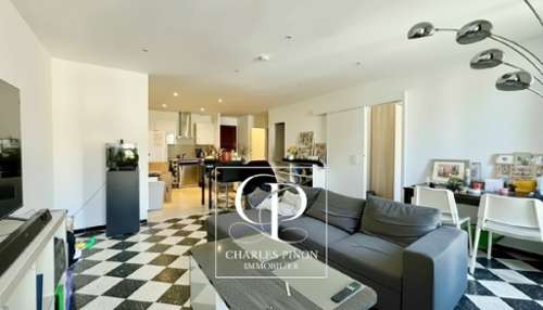 Saint-Cannat Bouches-du-Rhône dorpshuis foto 7319840