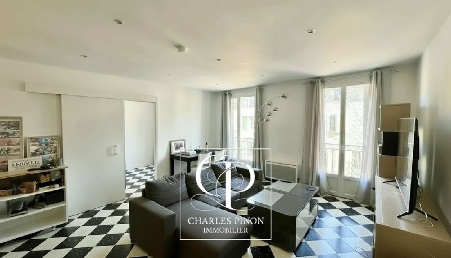  te koop dorpshuis Saint-Cannat Bouches-du-Rhône 2