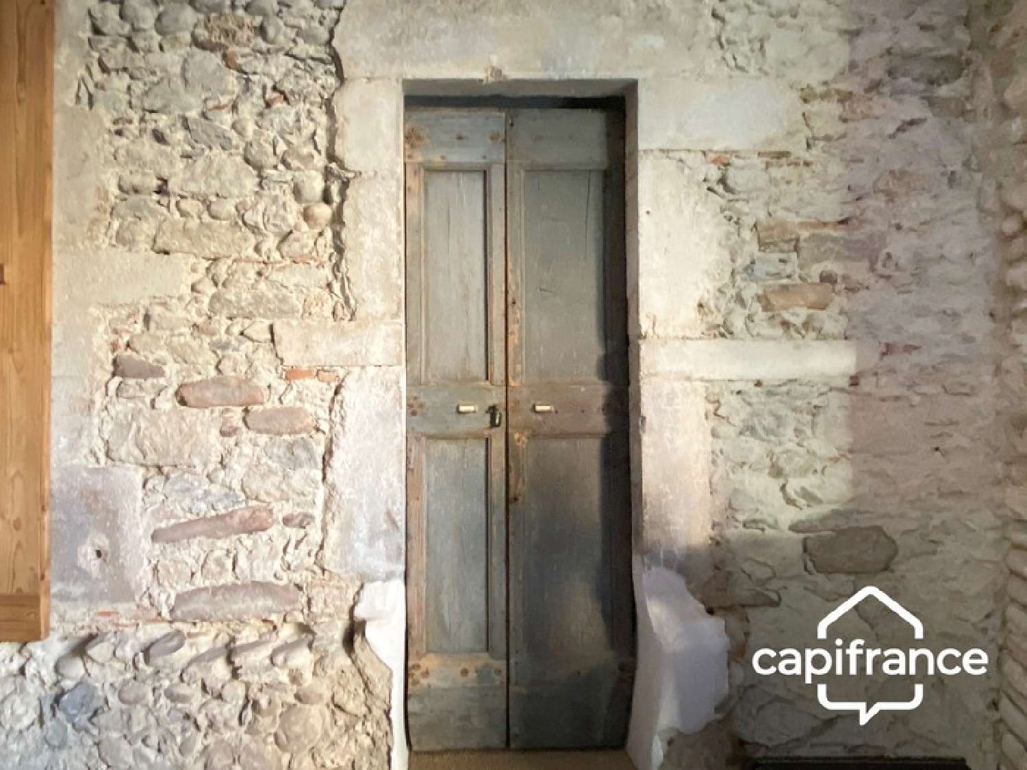  à vendre maison de village Saint-Geoire-en-Valdaine Isère 3