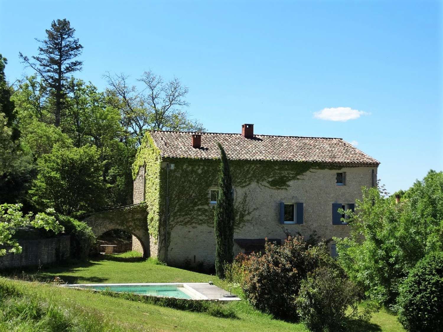  te koop wijngaard Travaillan Vaucluse 2