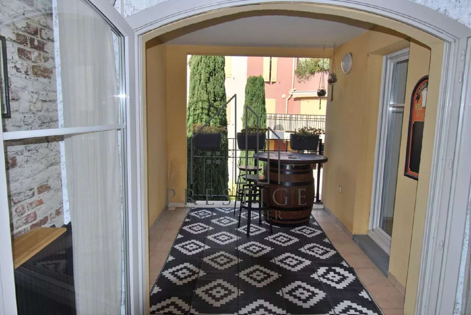  à vendre appartement Aubagne Bouches-du-Rhône 1