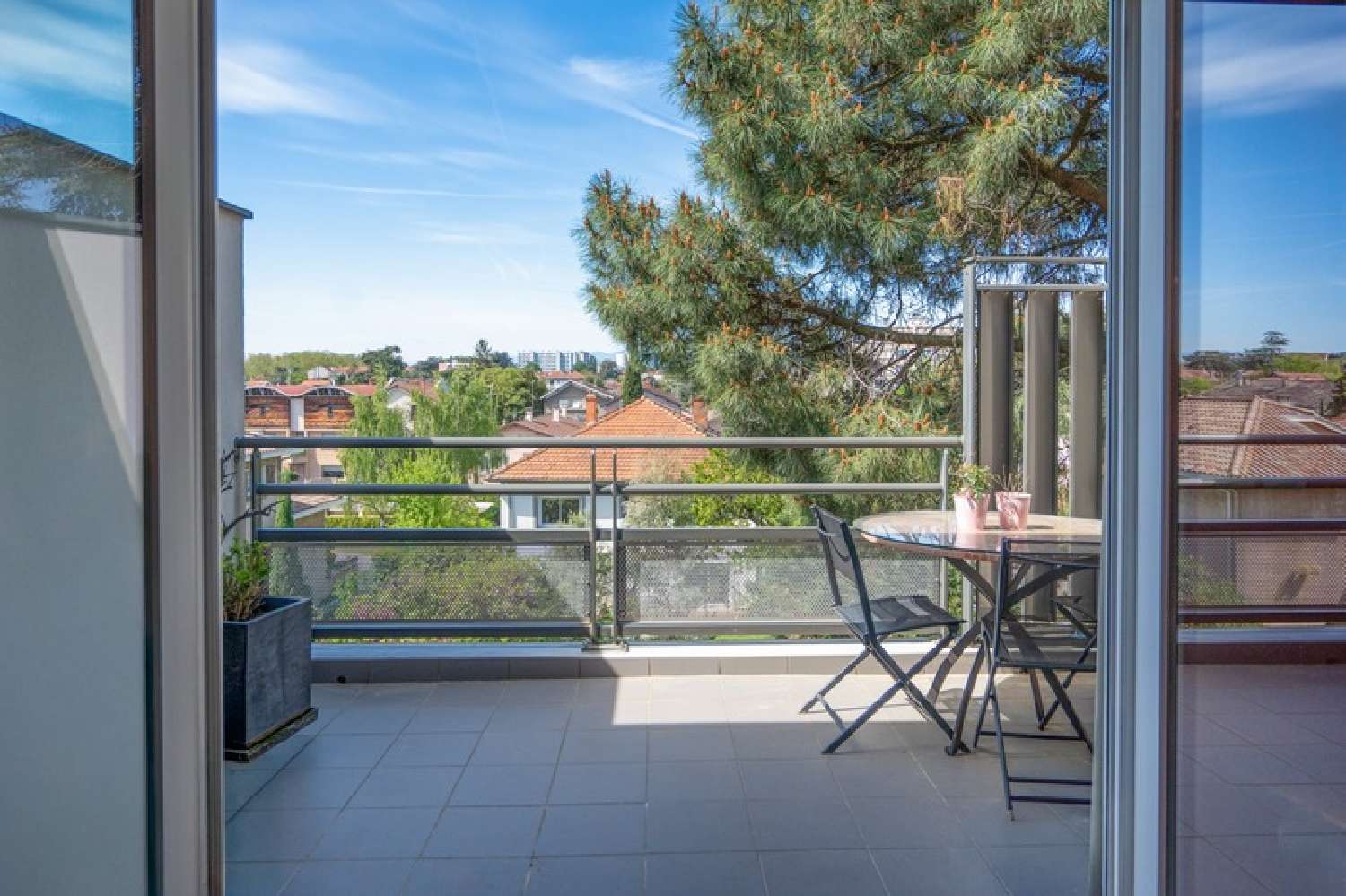  for sale apartment Bron Rhône 1