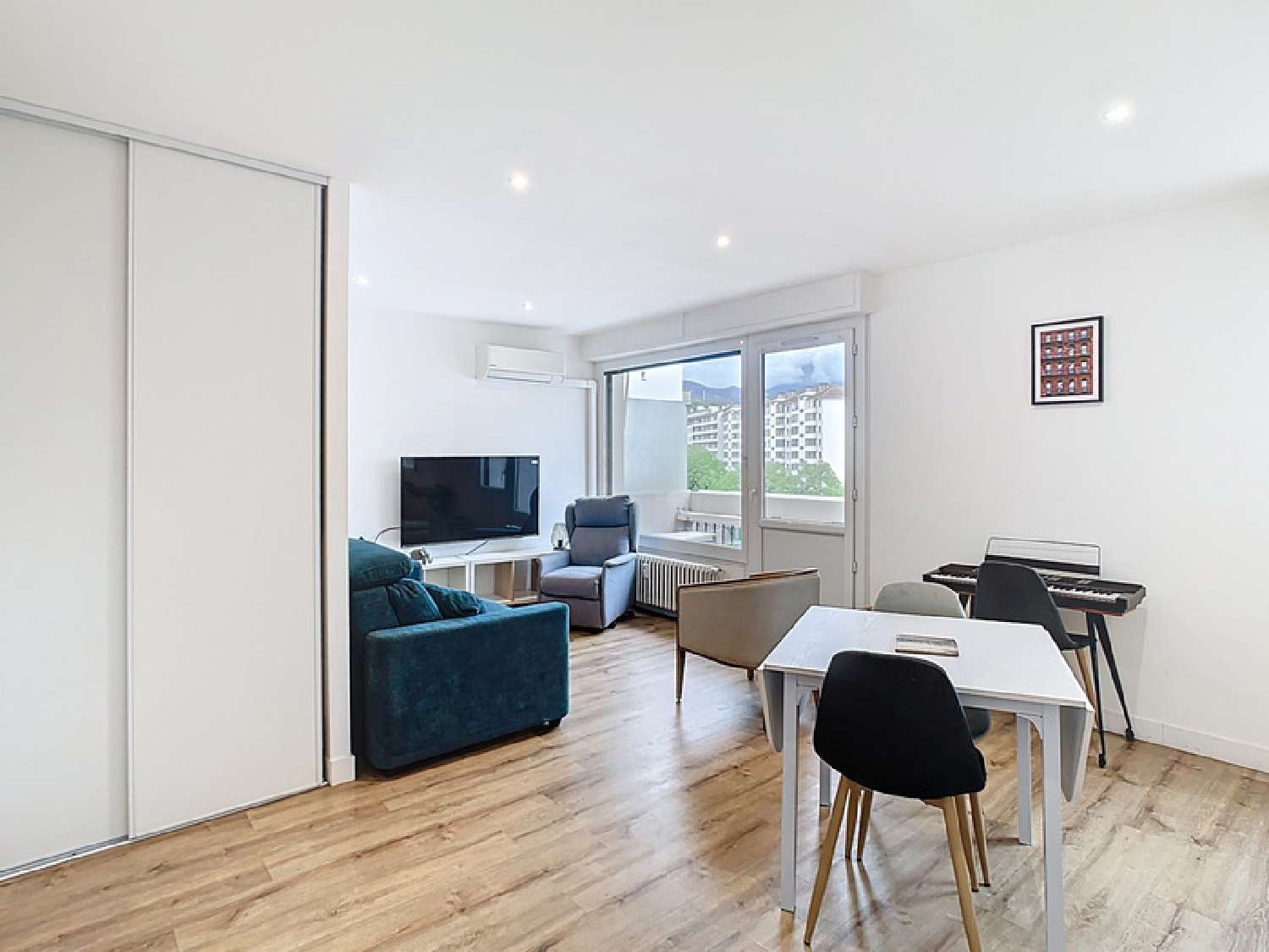 for sale apartment Chambéry Savoie 5