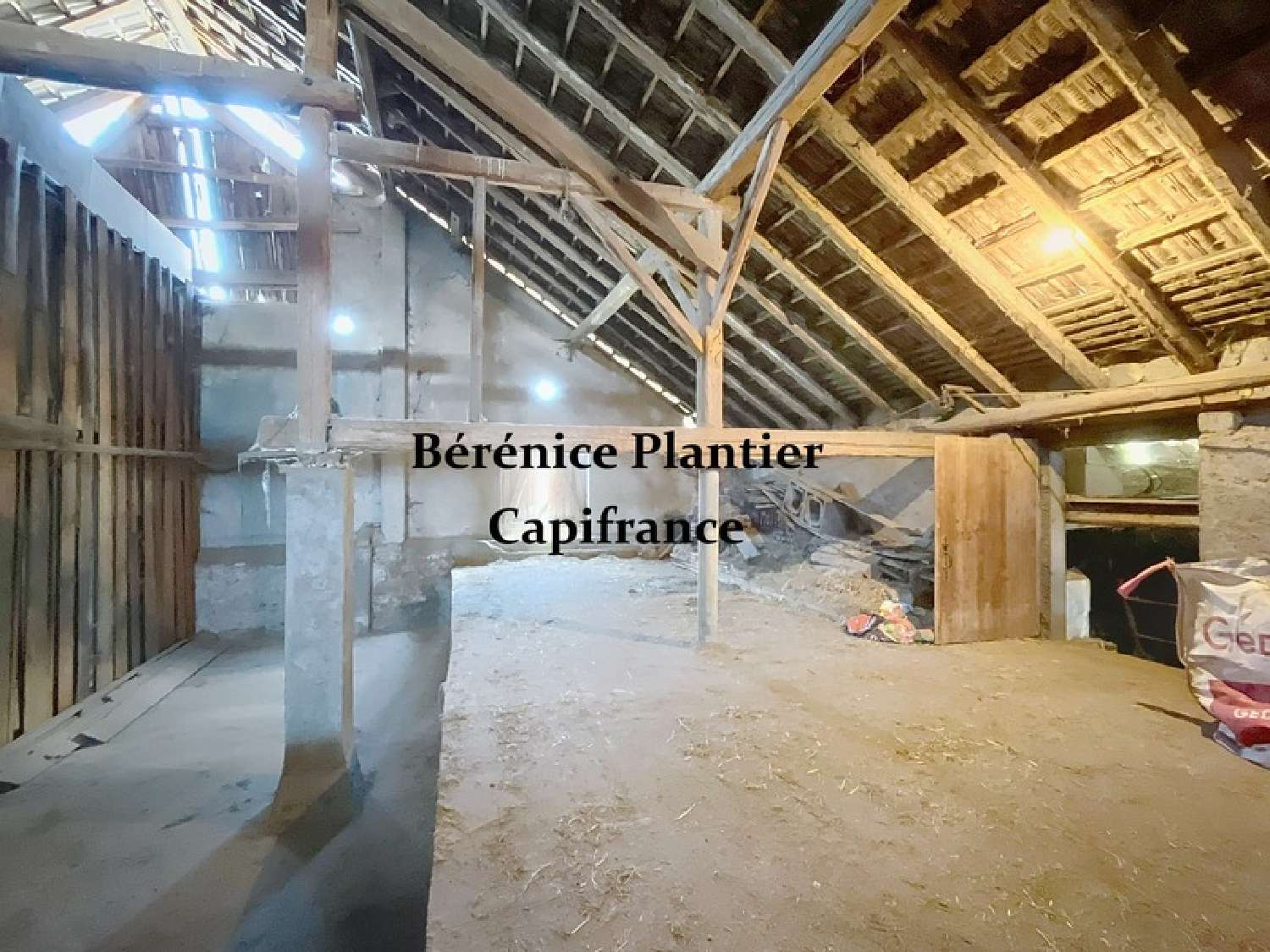 à vendre grange Contamine-sur-Arve Haute-Savoie 2