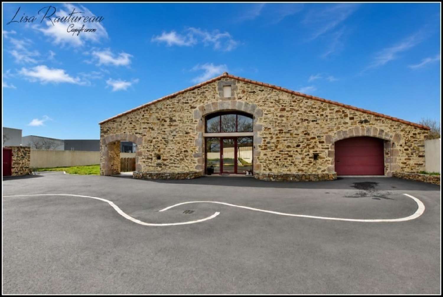 à vendre grange Montaigu Vendée 1