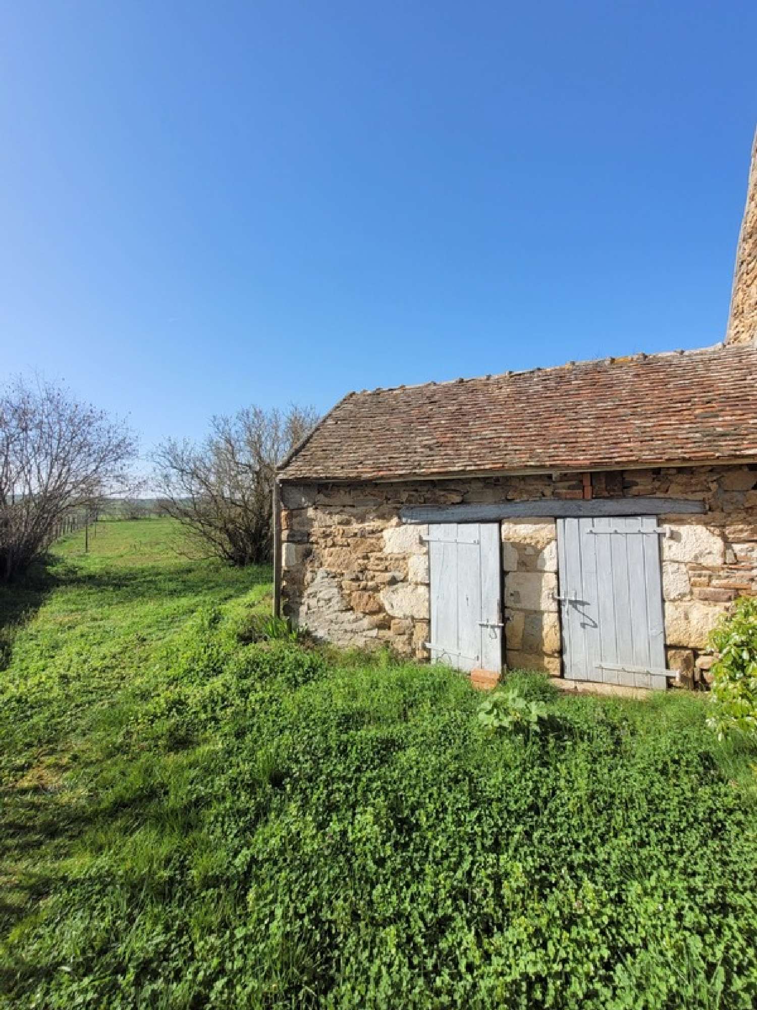à vendre grange Saint-Quintin-sur-Sioule Puy-de-Dôme 3