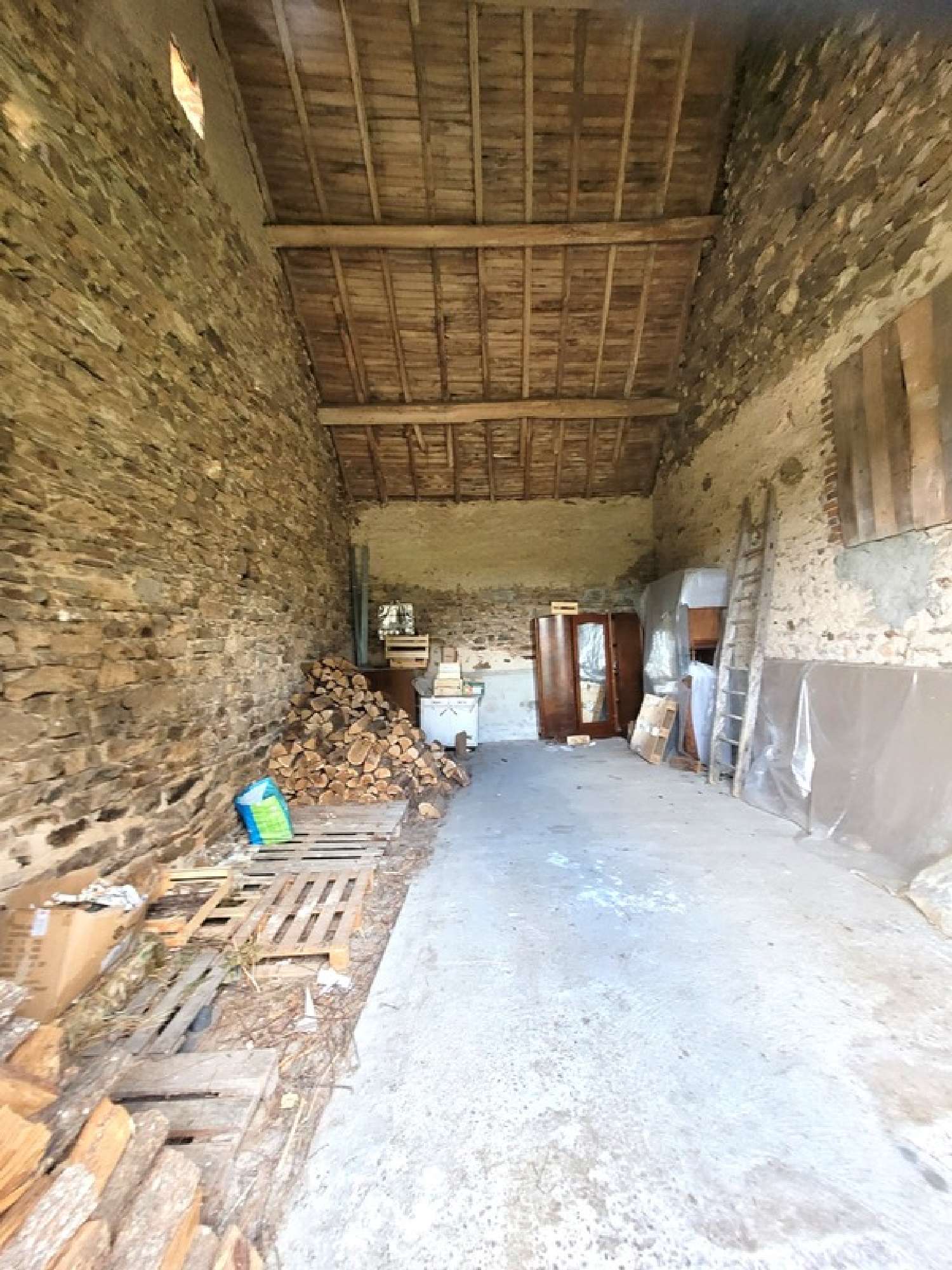 à vendre grange Saint-Quintin-sur-Sioule Puy-de-Dôme 6