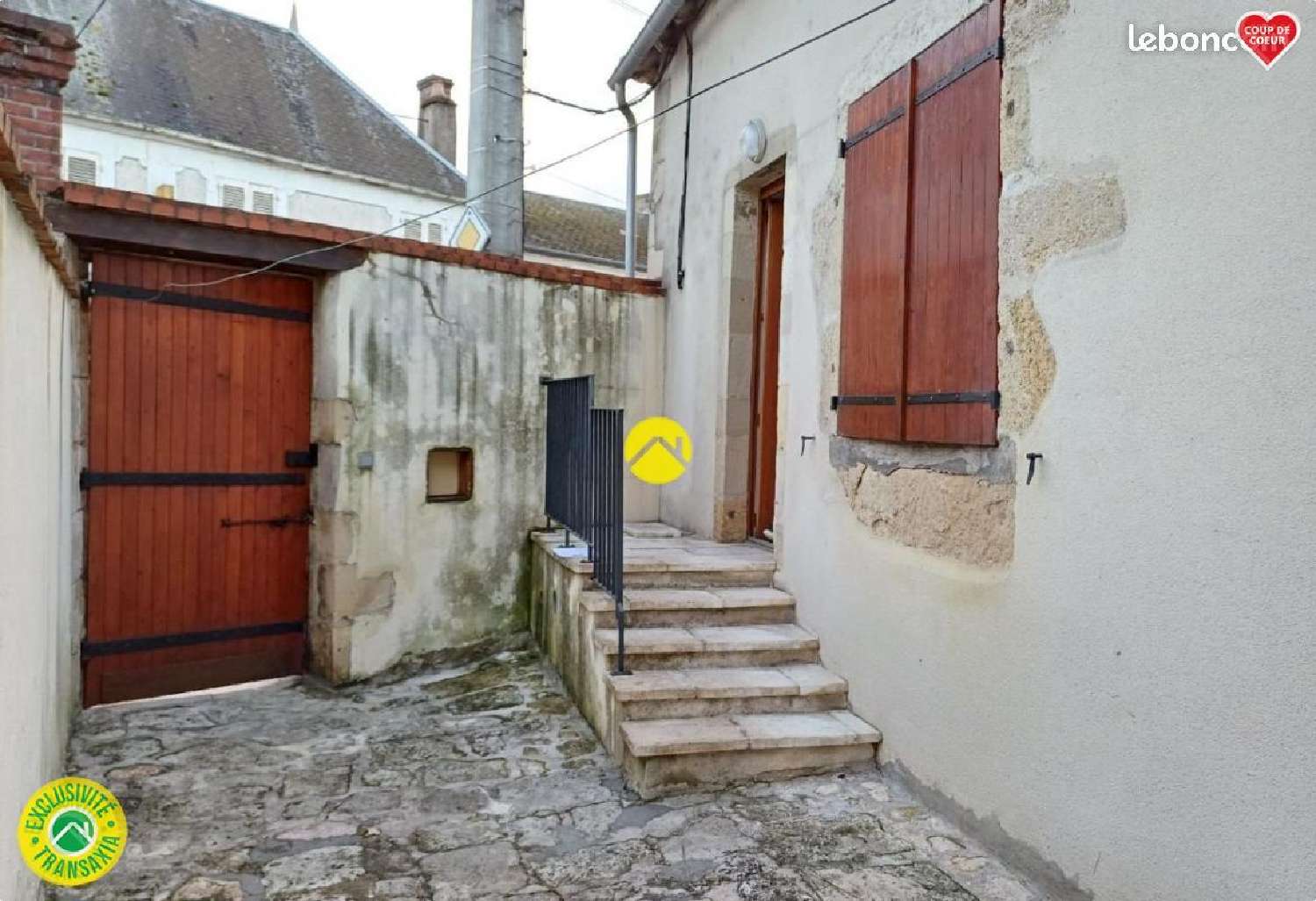  te koop gebouw Chârost Cher 1