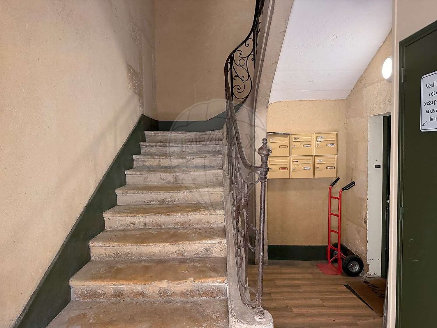 à vendre batiment Nevers Nièvre 2
