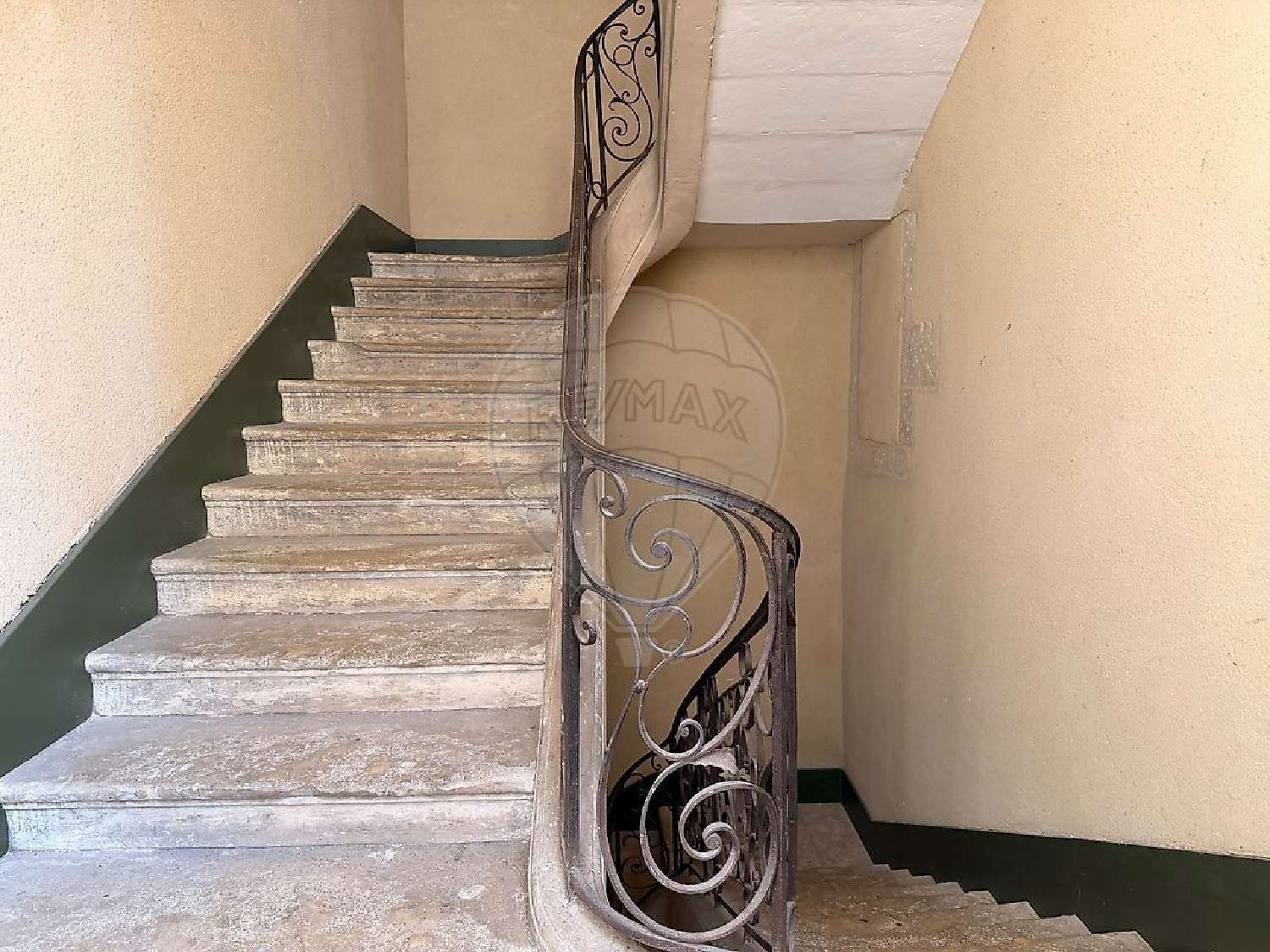 à vendre batiment Nevers Nièvre 7