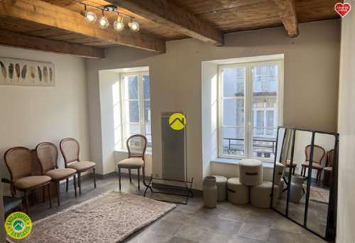Saint-Bonnet-de-Condat Cantal gebouw foto
