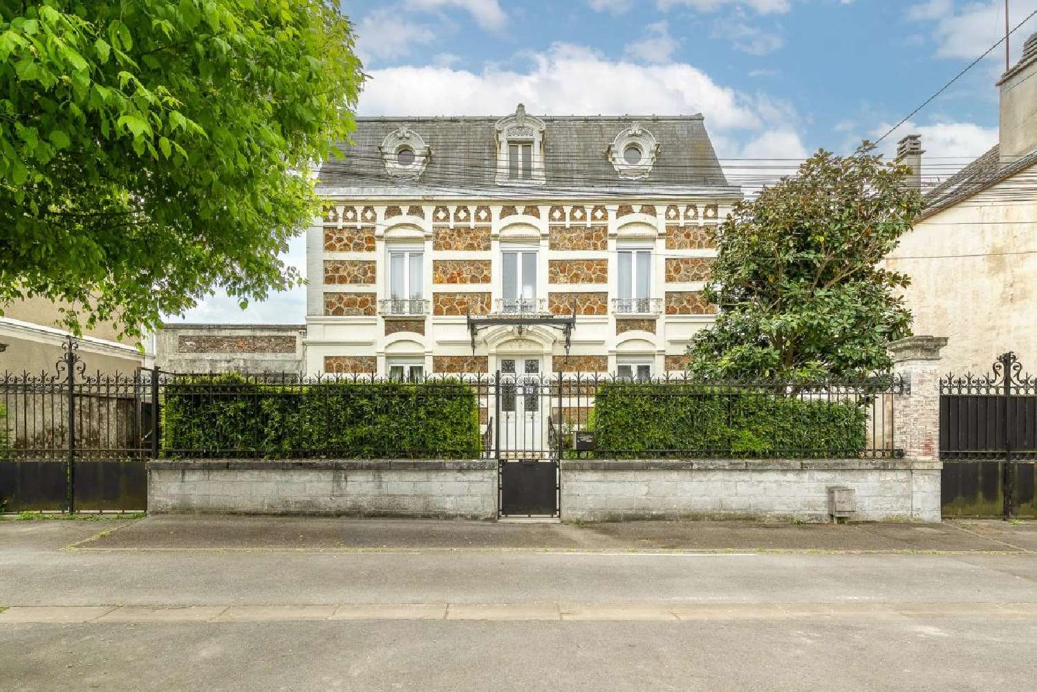 for sale castle Château-Thierry Aisne 1