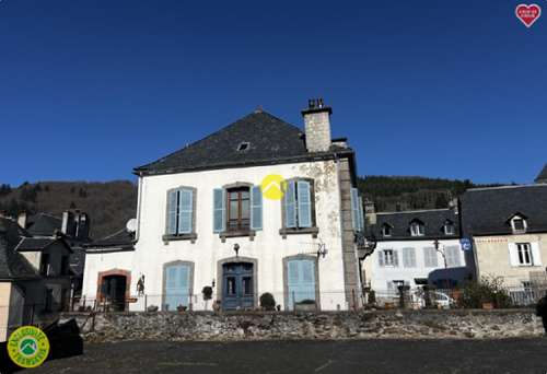  te koop kasteel Saint-Bonnet-de-Condat Cantal 2