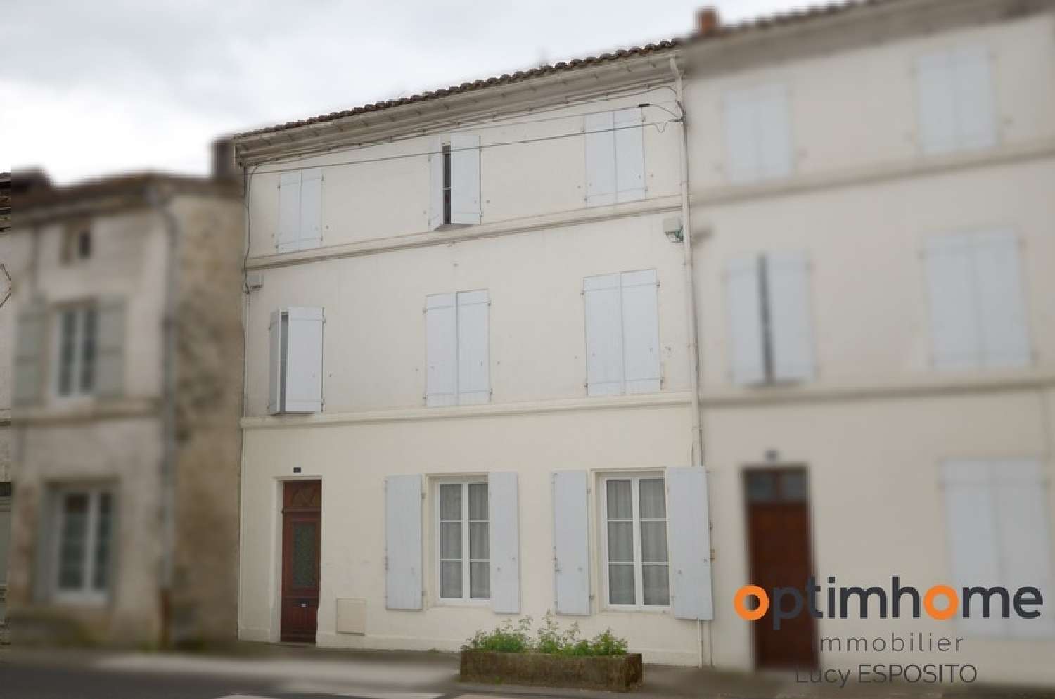  te koop stadshuis La Rochefoucauld Charente 1