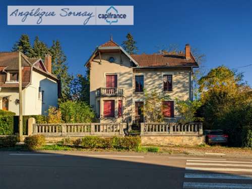 Lons-le-Saunier Jura Stadthaus Bild 7338471