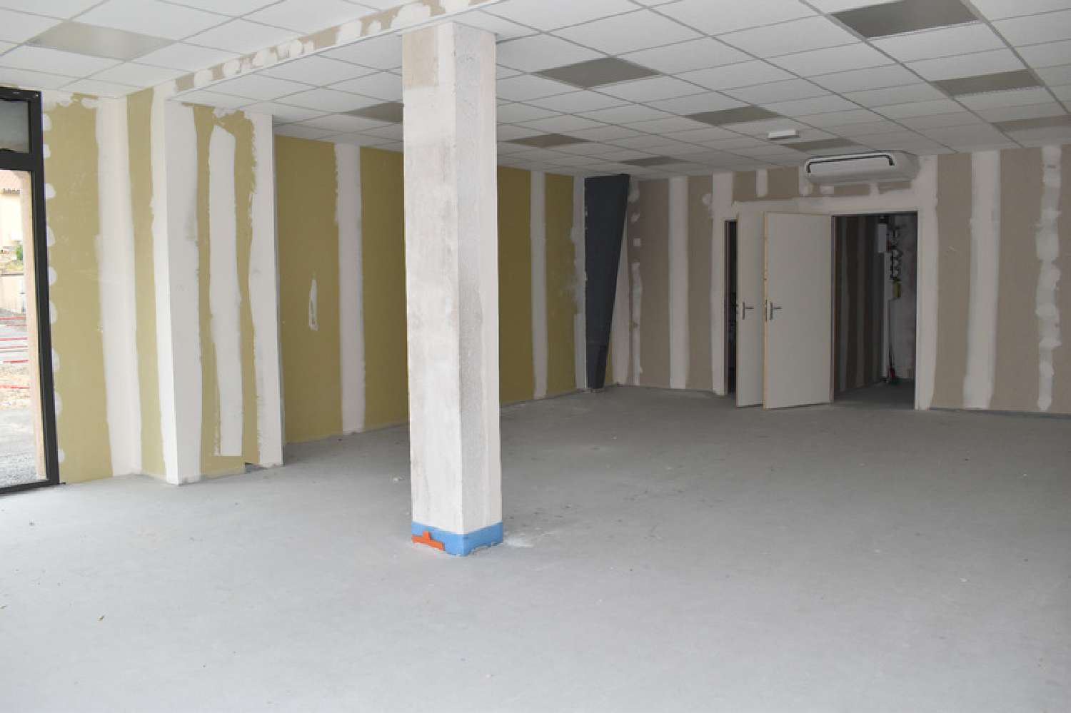  for sale commercial Airvault Deux-Sèvres 3