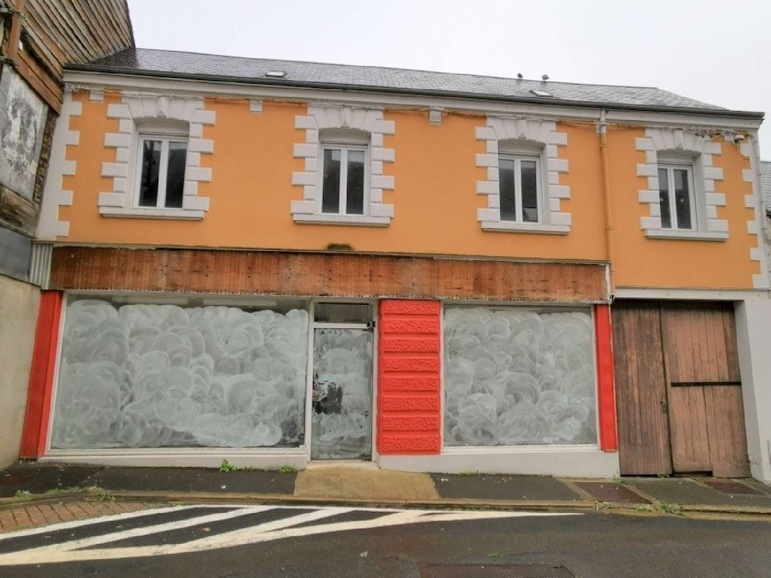 for sale commercial Bessé-sur-Braye Sarthe 1