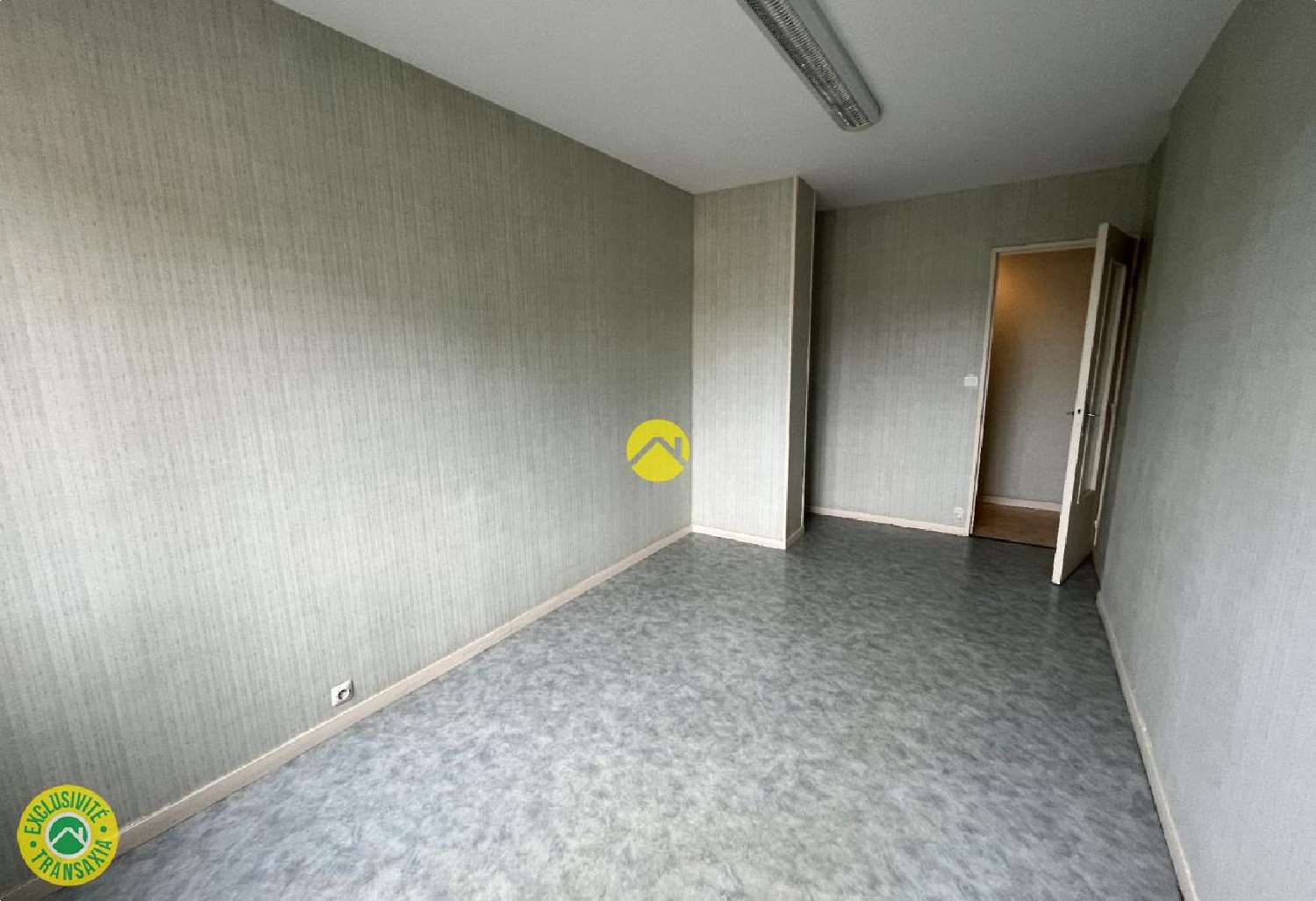  te koop bedrijfsruimte/ kantoor Bourges Cher 8