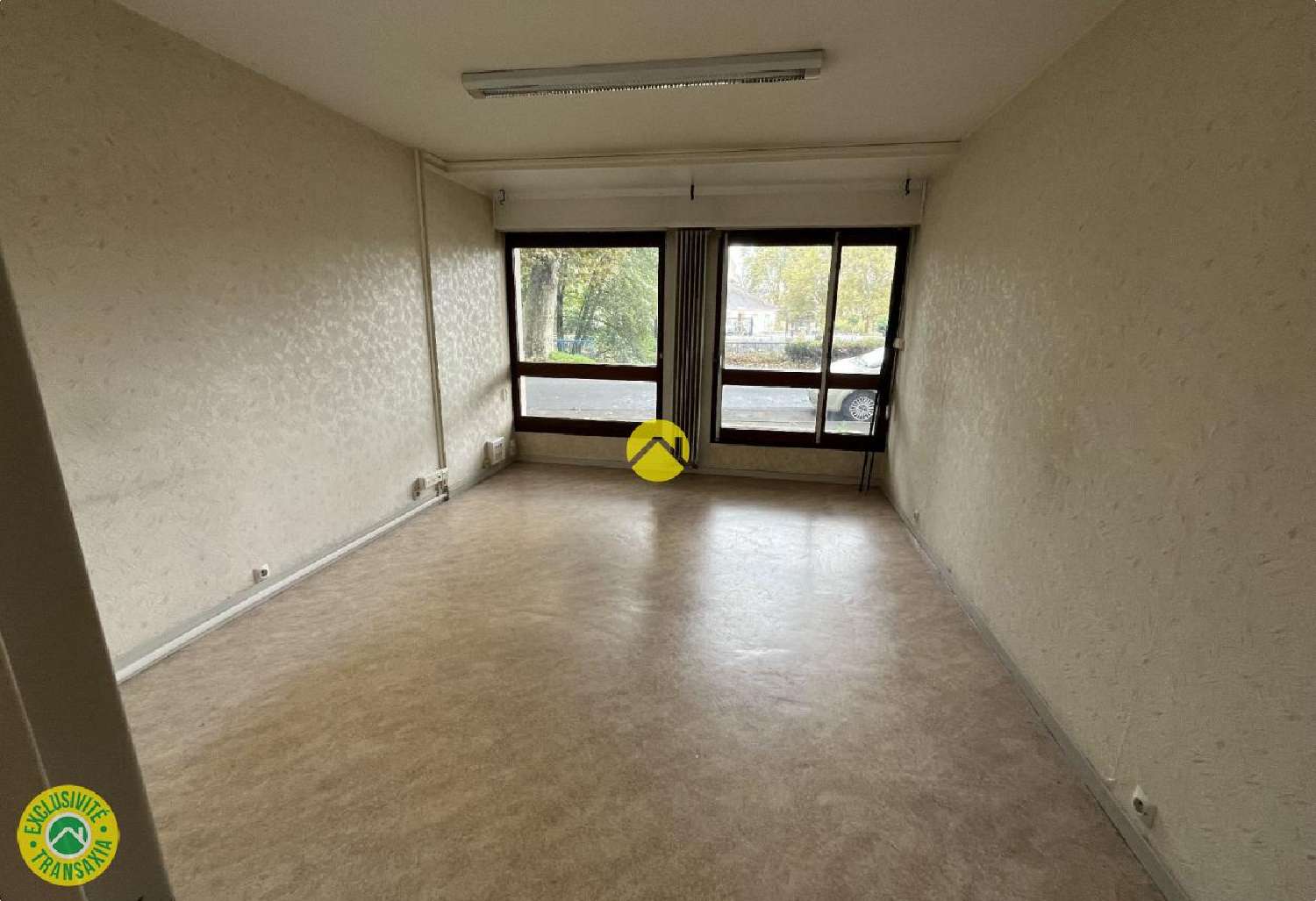  te koop bedrijfsruimte/ kantoor Bourges Cher 7