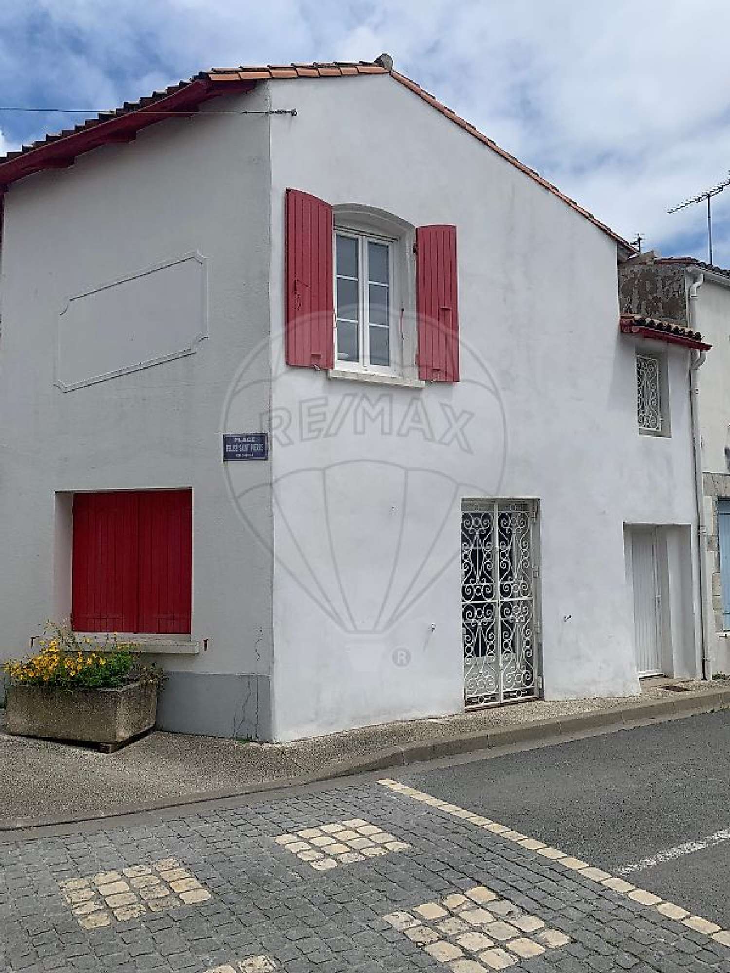  for sale commercial Cozes Charente-Maritime 2