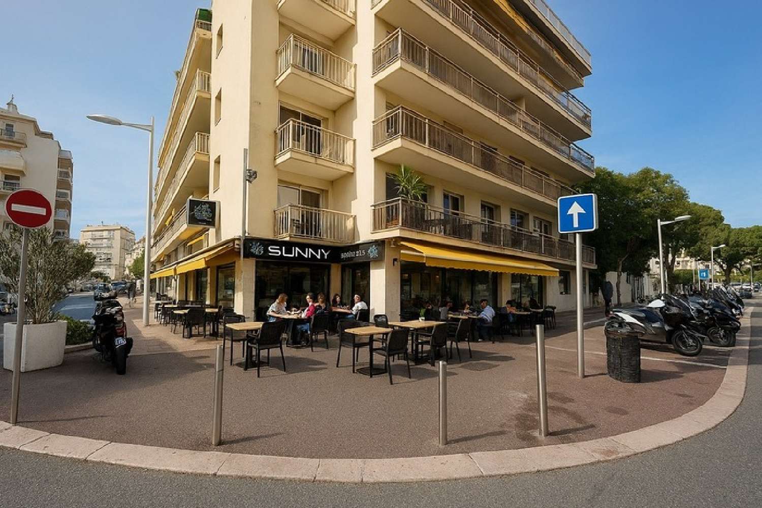  for sale commercial Juan-les-Pins Alpes-Maritimes 1