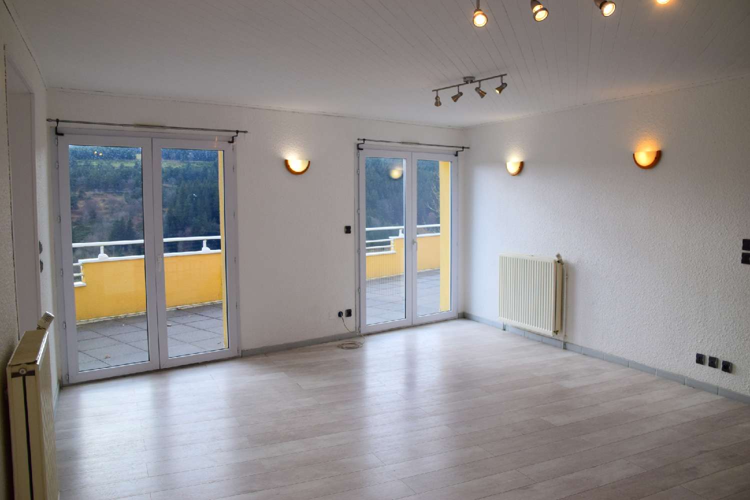  en venta local comercial Lanarce Ardèche 3