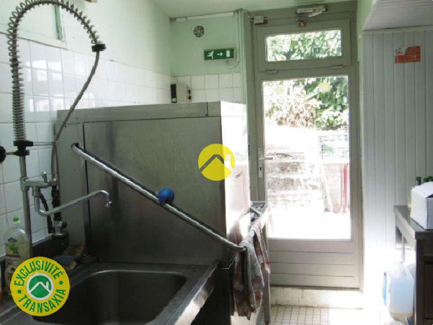 te koop bedrijfsruimte/ kantoor Le Blanc Indre 7