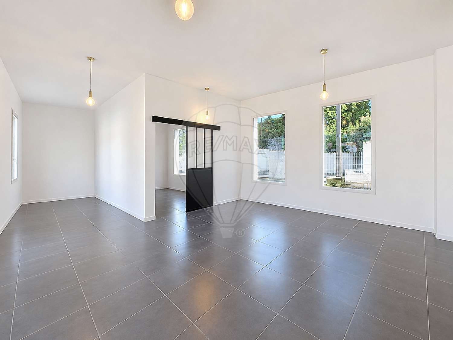  à vendre commerce Nîmes 30900 Gard 1