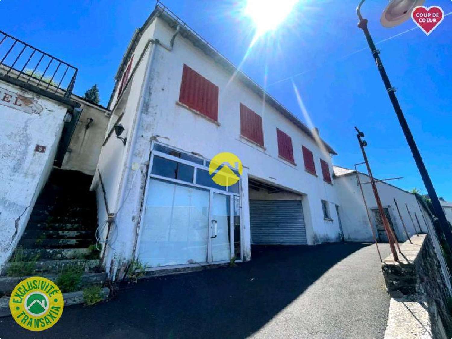  te koop bedrijfsruimte/ kantoor Pierrefort Cantal 1