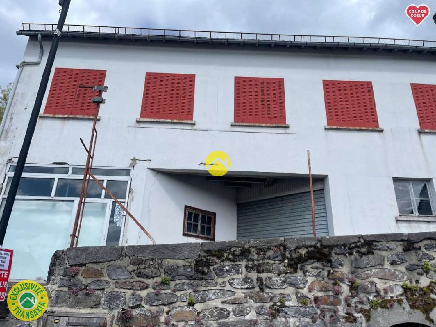  te koop bedrijfsruimte/ kantoor Pierrefort Cantal 2