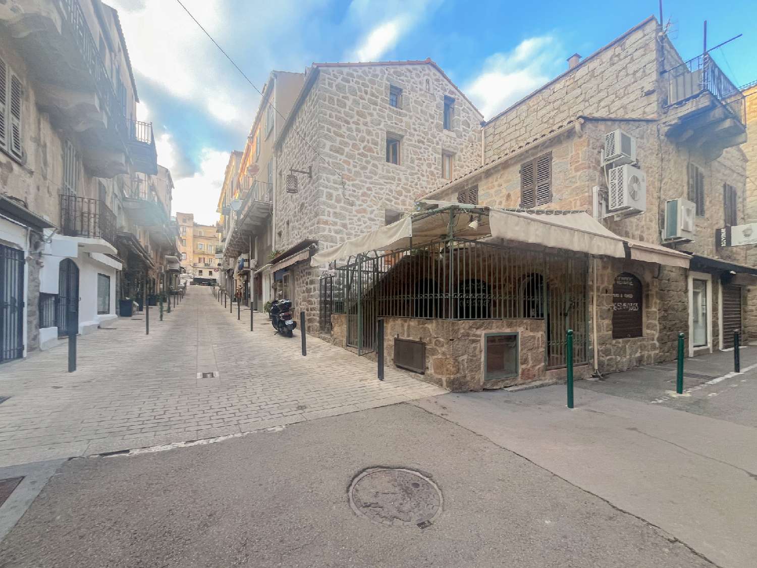  te koop bedrijfsruimte/ kantoor Porto-Vecchio Corse-du-Sud 5