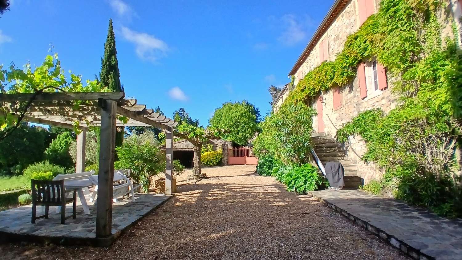 à vendre maison indépendant Ferrières-Poussarou Hérault 8