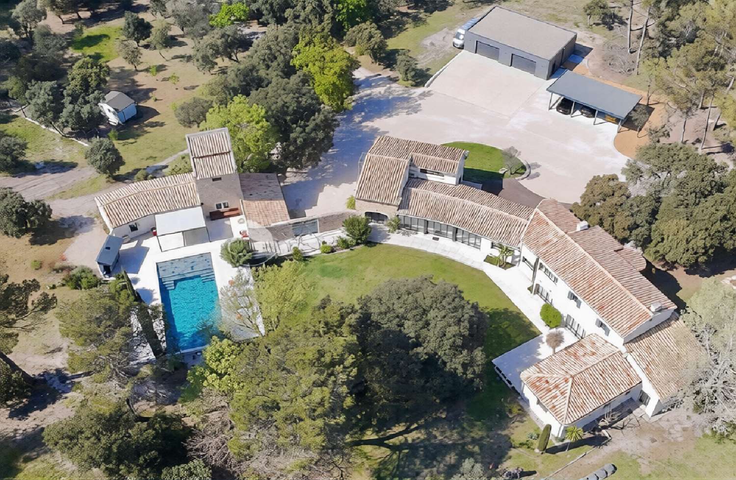 te koop landgoed L'Isle-sur-la-Sorgue Vaucluse 3