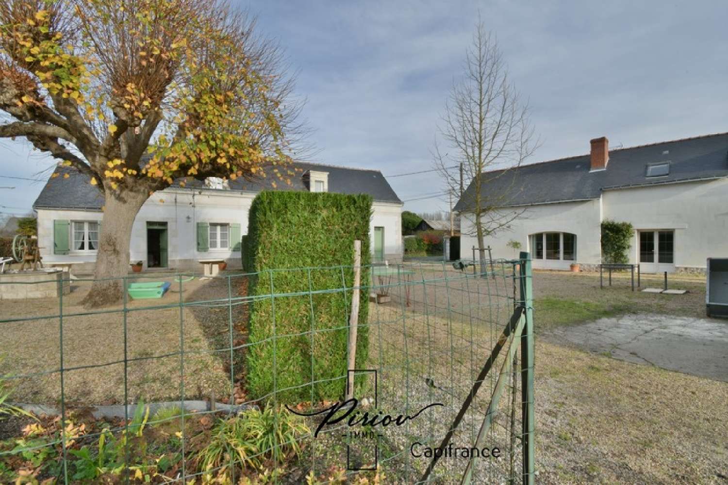 for sale estate Saint-Martin-de-la-Place Maine-et-Loire 1