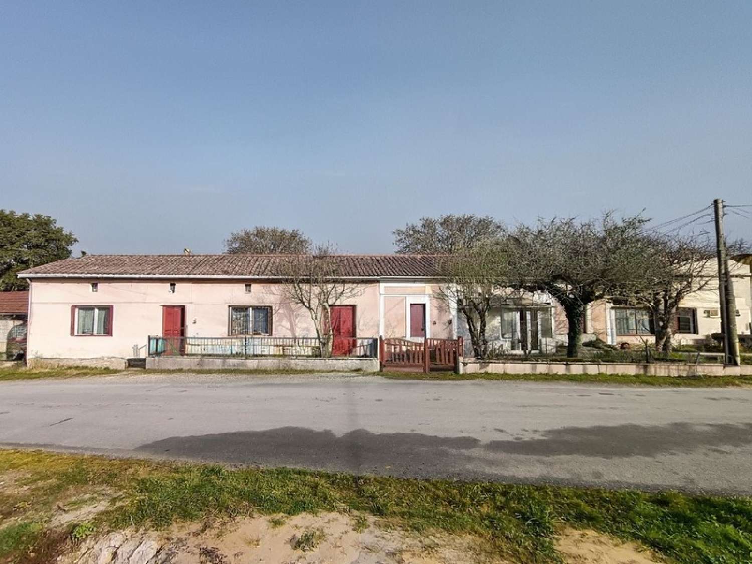  for sale farm Chepniers Charente-Maritime 1