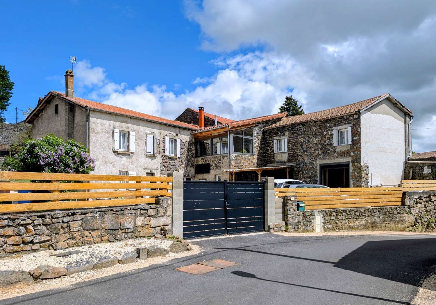  for sale farm Landos Haute-Loire 1