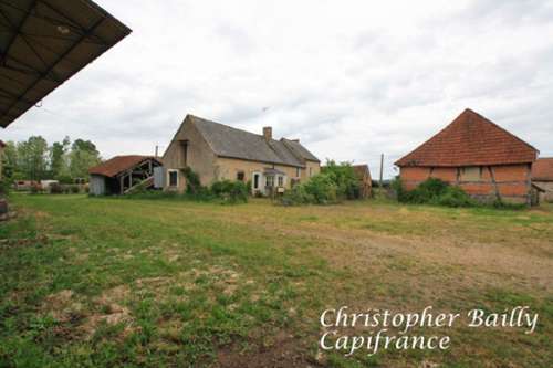 Pierrefitte-sur-Loire Allier farm foto 7338342