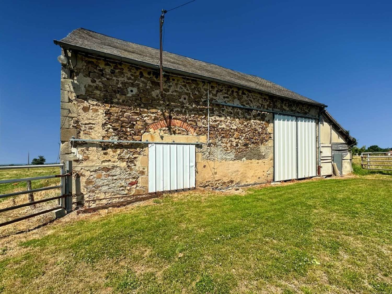 à vendre ferme Villefranche-d'Allier Allier 2