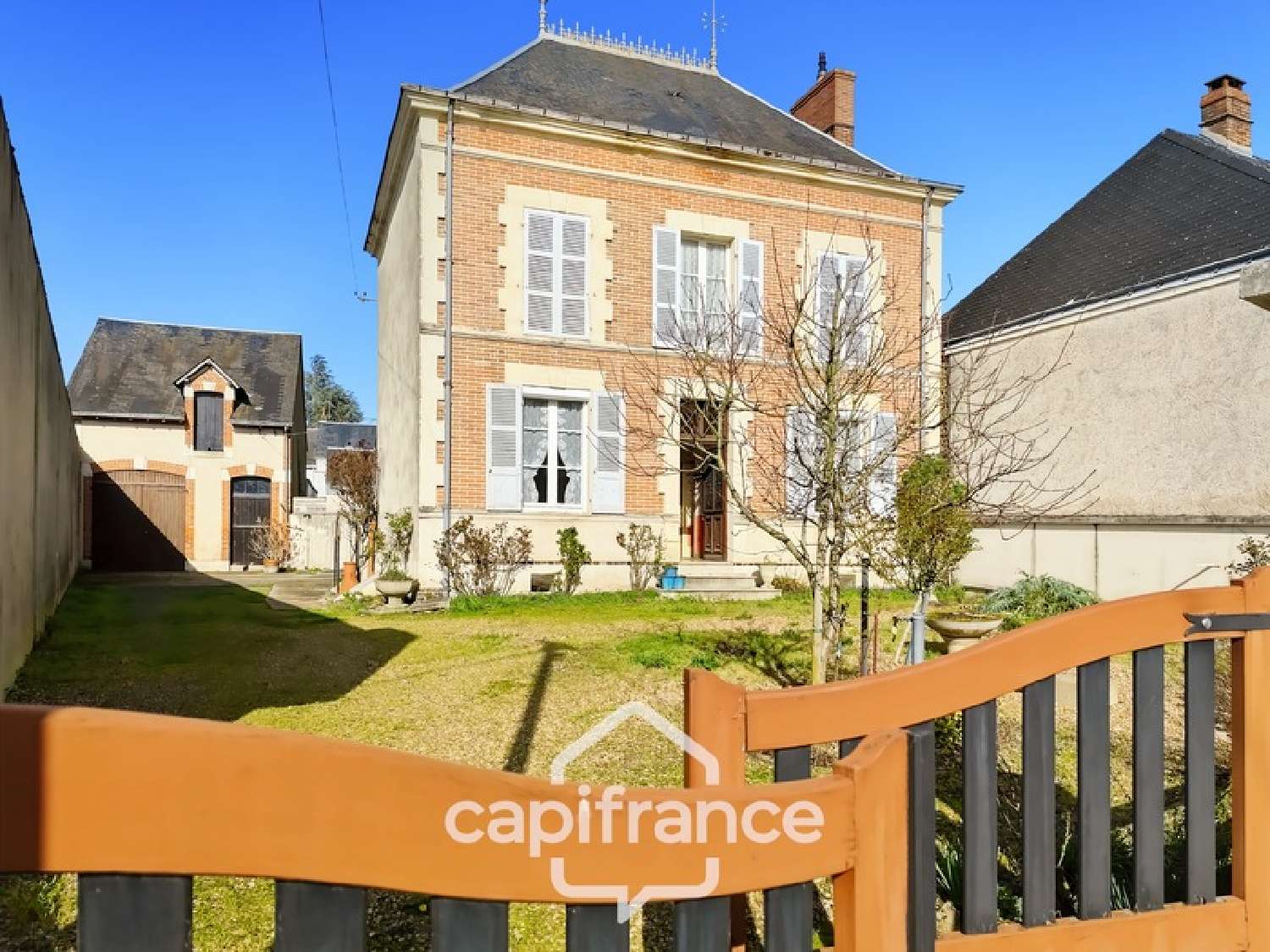  for sale house Bessé-sur-Braye Sarthe 1