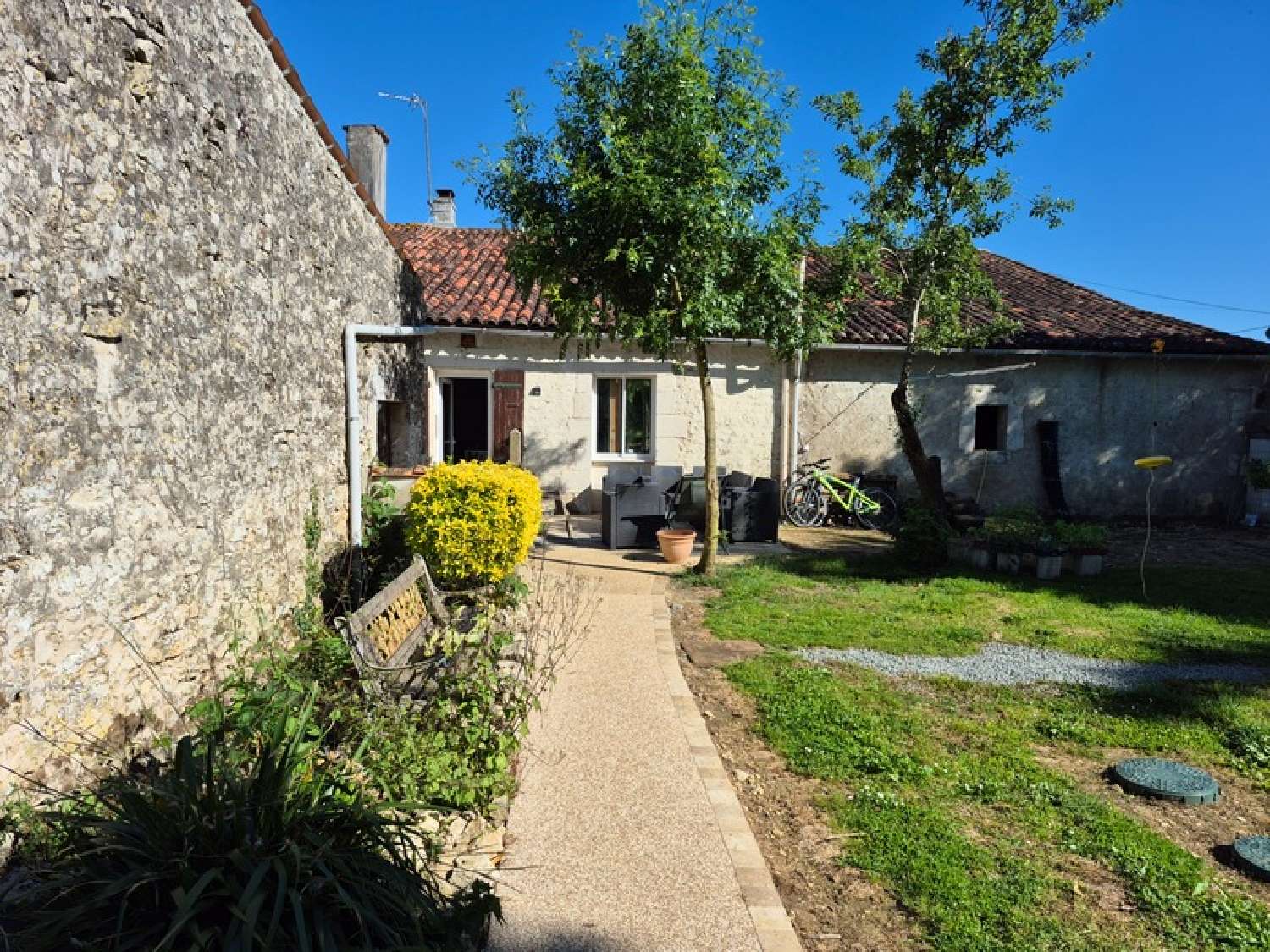  à vendre maison Bords Charente-Maritime 1